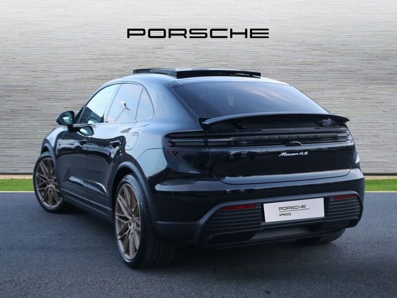 More views of Porsche Macan