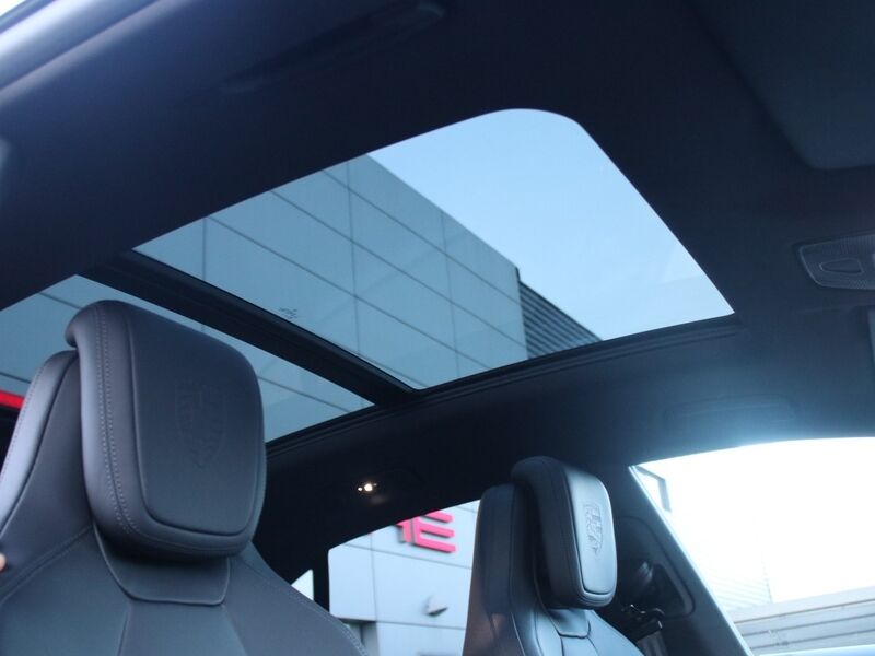 More views of Porsche Macan