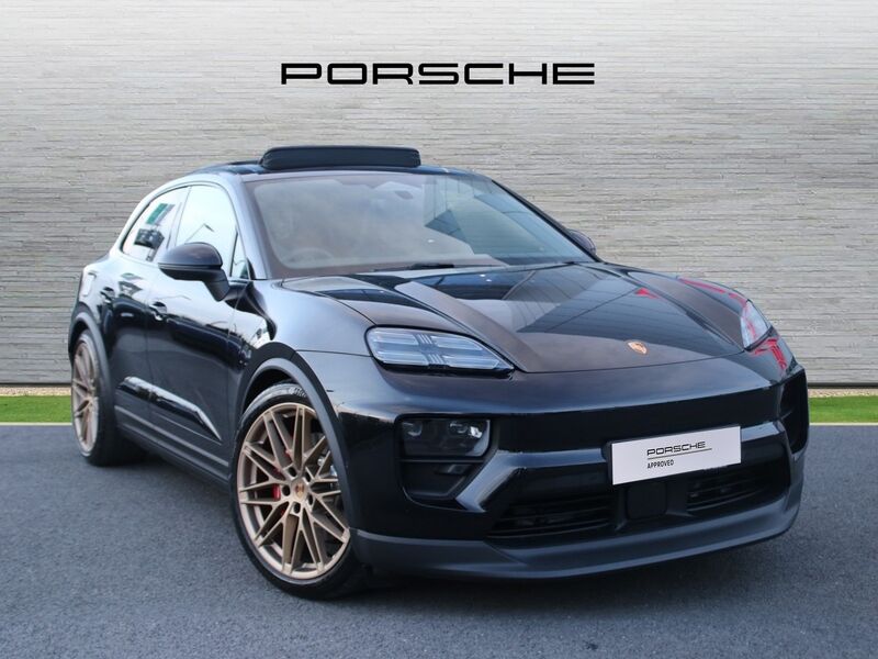 More views of Porsche Macan
