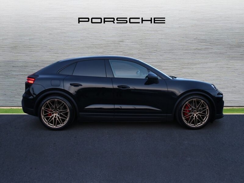More views of Porsche Macan