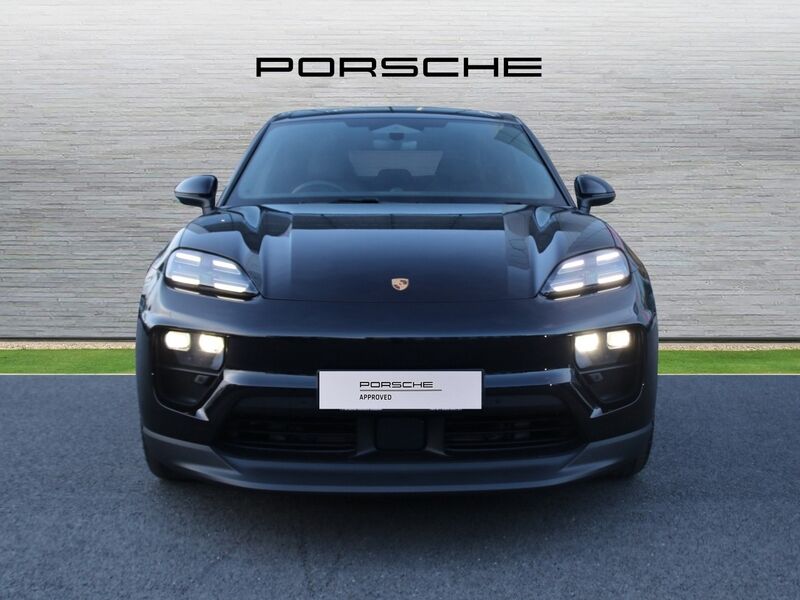 More views of Porsche Macan