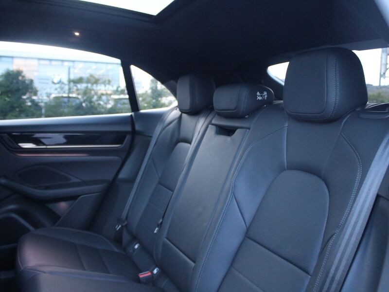 More views of Porsche Macan