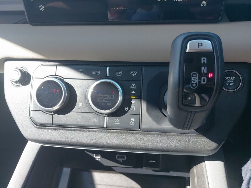 More views of Land Rover Defender