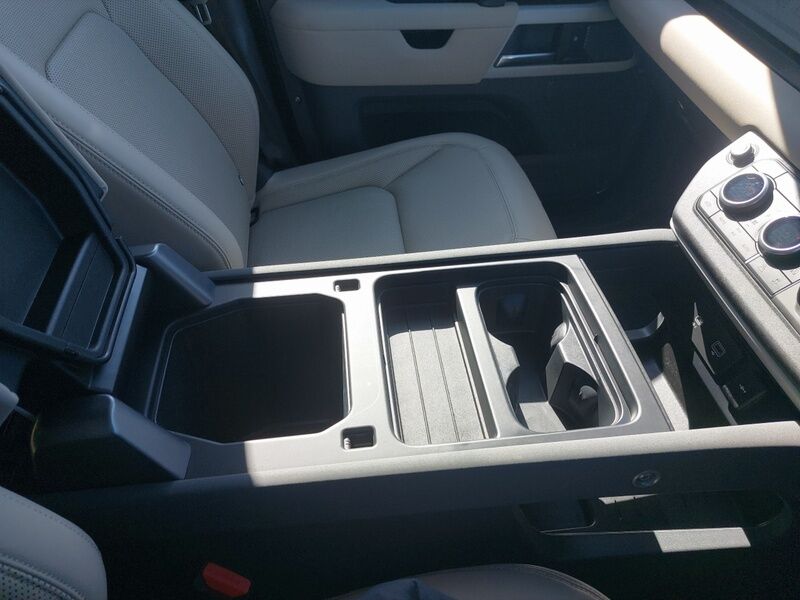 More views of Land Rover Defender