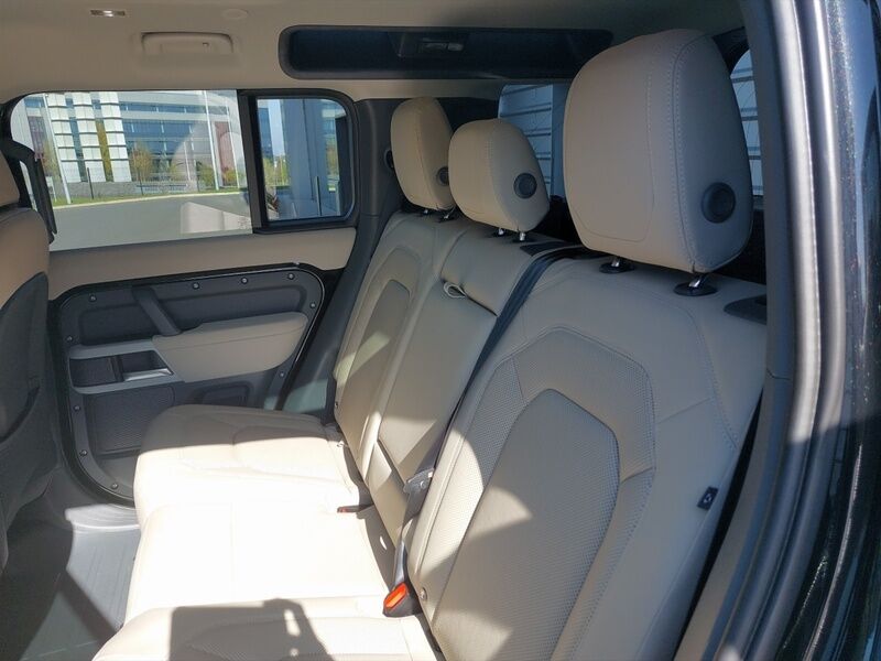 More views of Land Rover Defender
