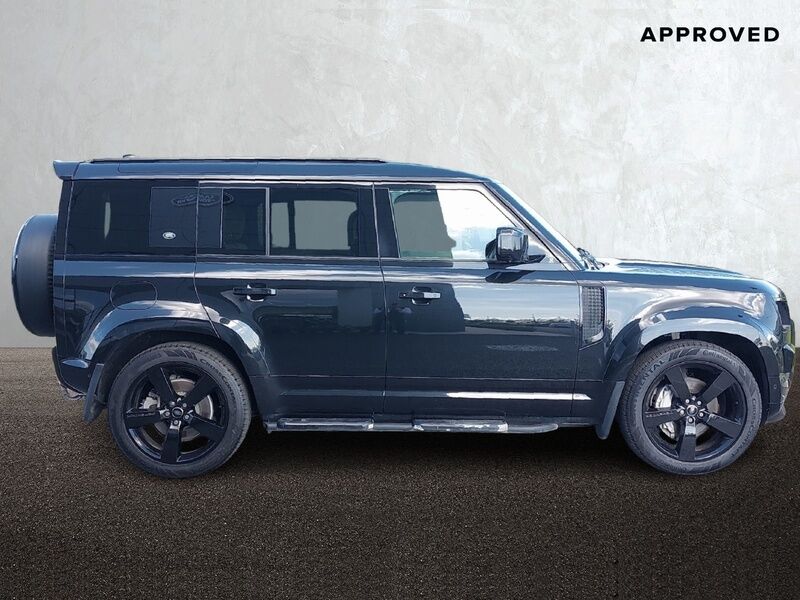 More views of Land Rover Defender