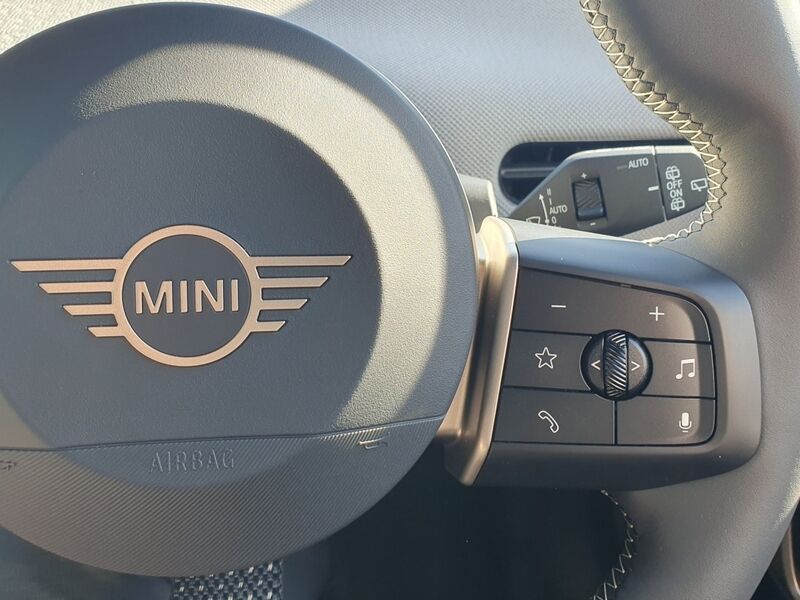 More views of MINI Hatch
