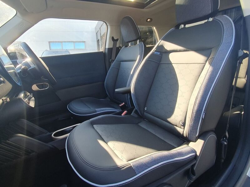 More views of MINI Hatch