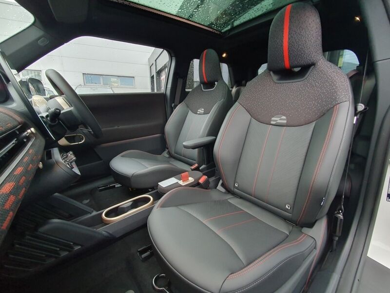 More views of MINI Hatch