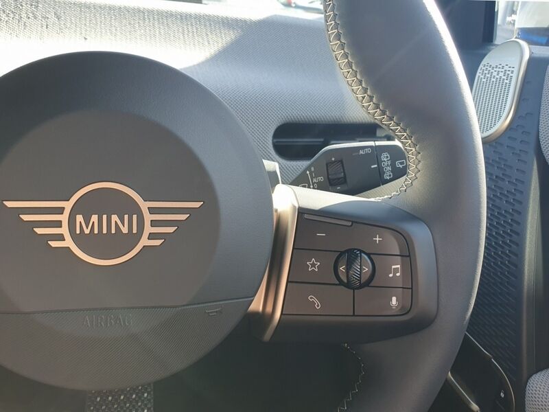More views of MINI Hatch