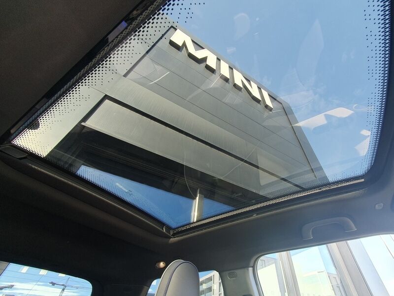 More views of MINI Hatch