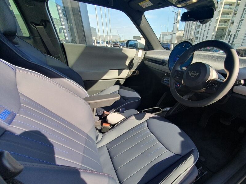 More views of MINI Hatch