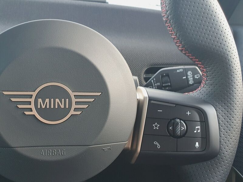 More views of MINI Hatch