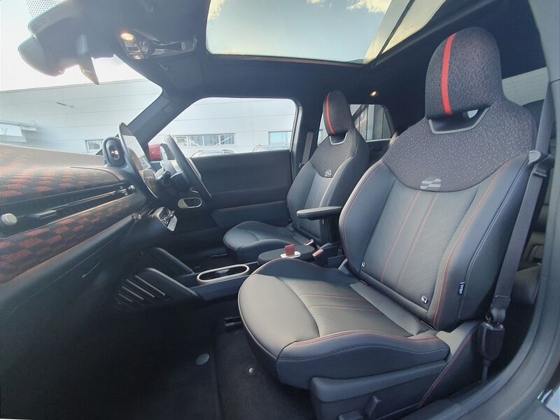 More views of MINI Hatch