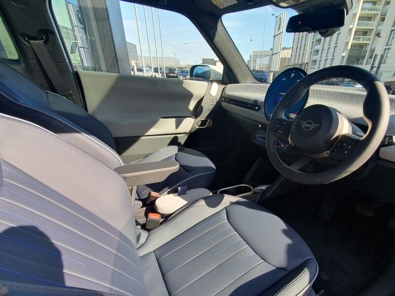 More views of MINI Hatch