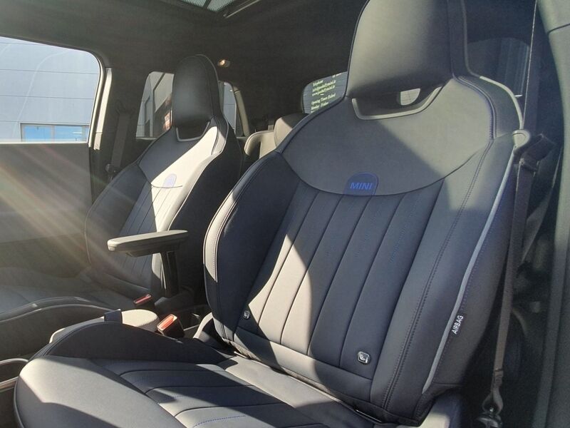 More views of MINI Hatch