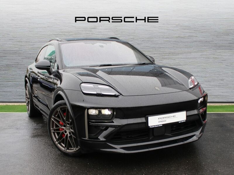 More views of Porsche Macan