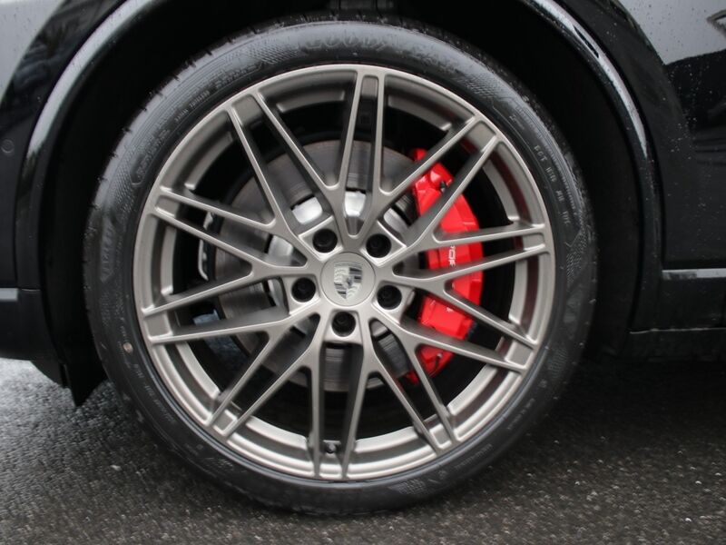 More views of Porsche Macan