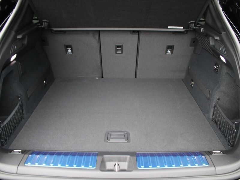 More views of Porsche Macan