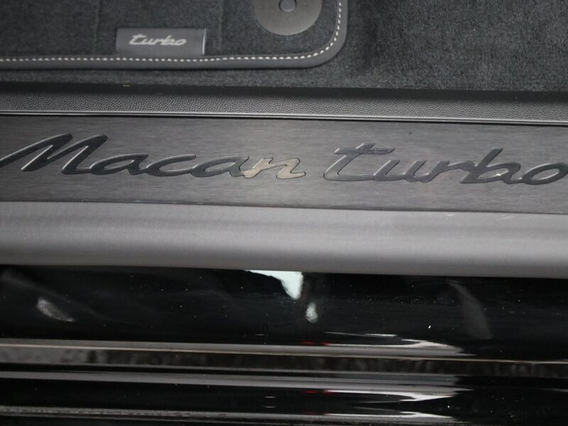 More views of Porsche Macan