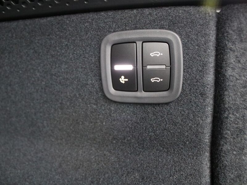 More views of Porsche Macan