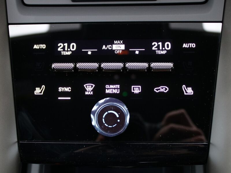 More views of Porsche Macan