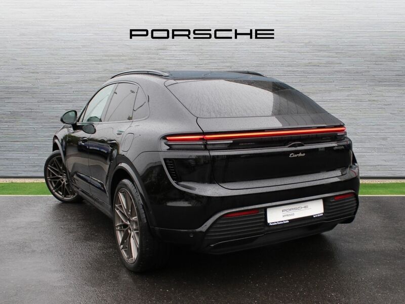 More views of Porsche Macan