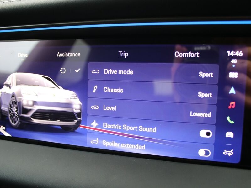 More views of Porsche Macan