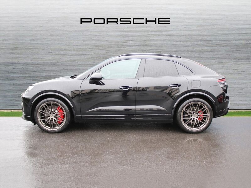More views of Porsche Macan