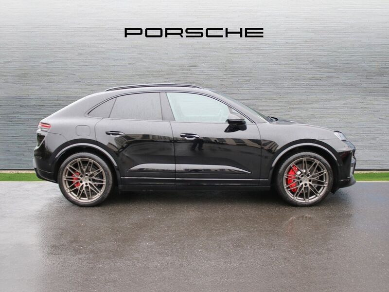 More views of Porsche Macan