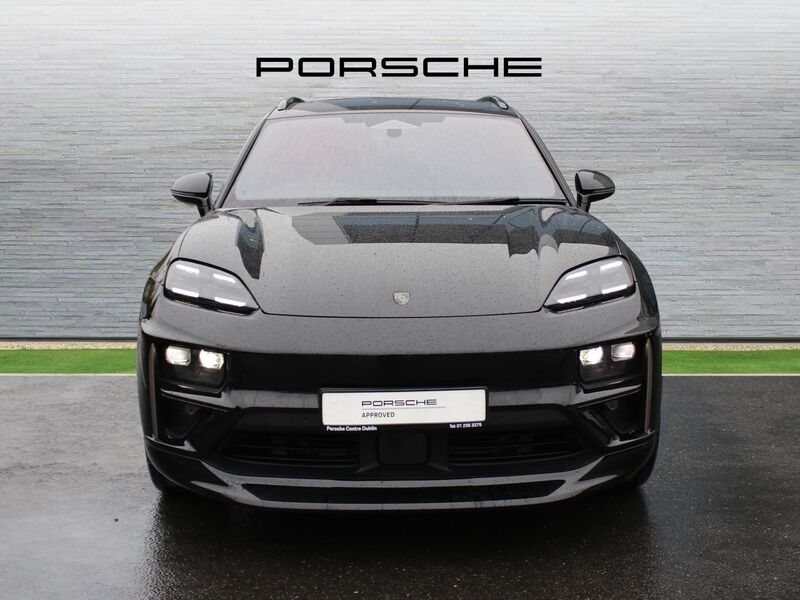 More views of Porsche Macan