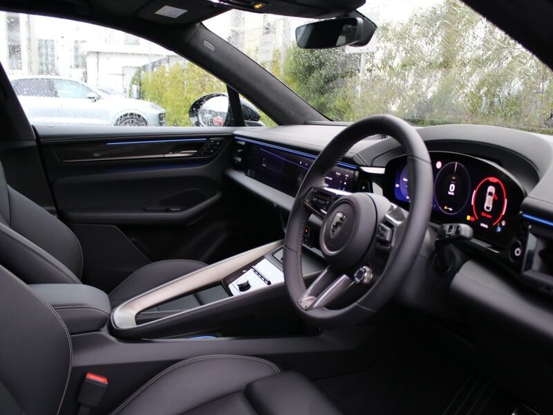 More views of Porsche Macan