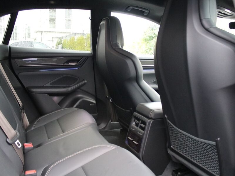 More views of Porsche Macan