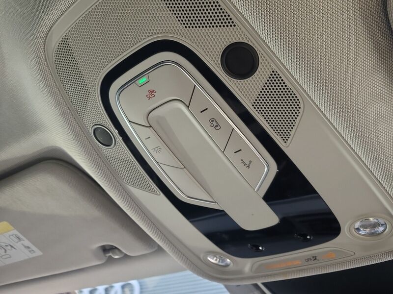 More views of Audi E-Tron
