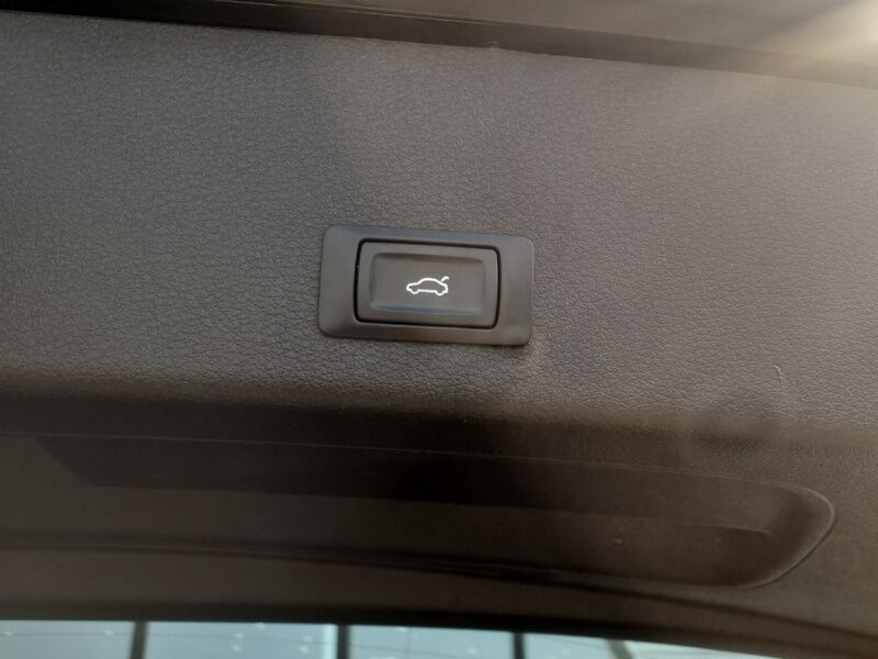 More views of Audi E-Tron