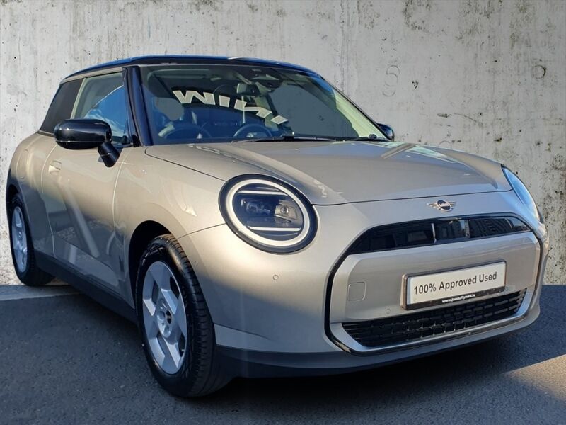 More views of MINI Hatch
