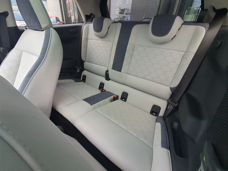 More views of MINI Hatch