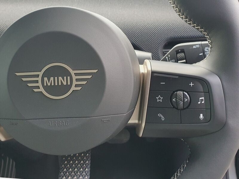 More views of MINI Hatch