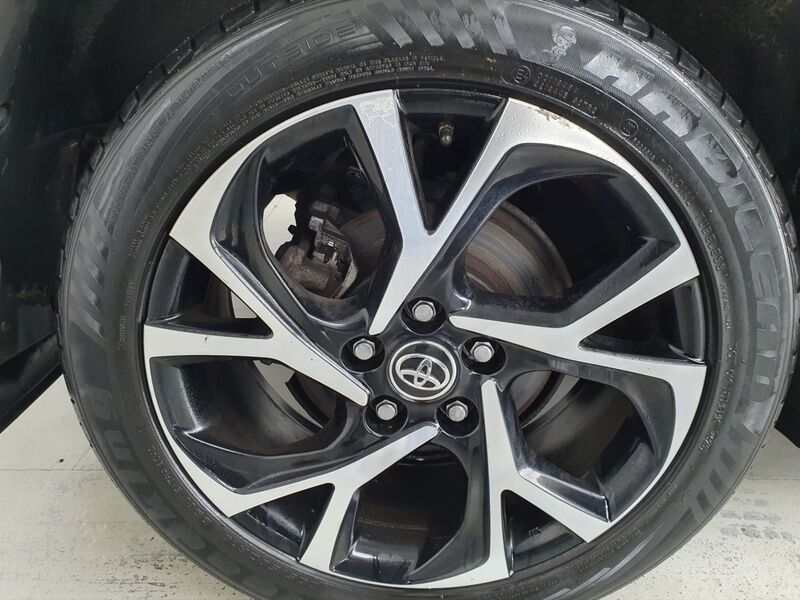 More views of Toyota C-HR