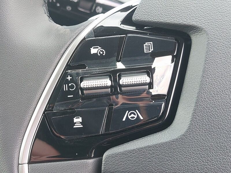 More views of Kia Niro