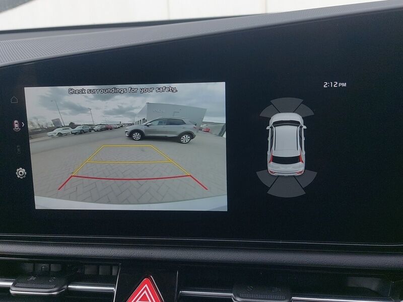 More views of Kia Niro