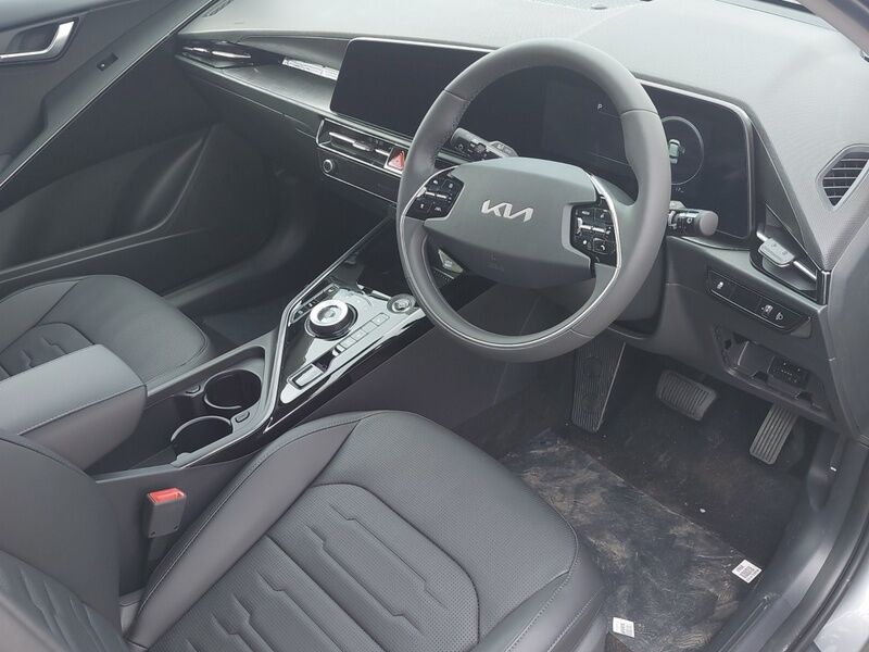 More views of Kia Niro