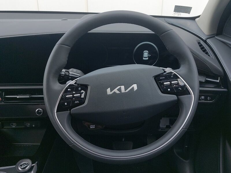 More views of Kia Niro
