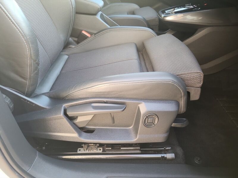 More views of Audi Q4 E-tron
