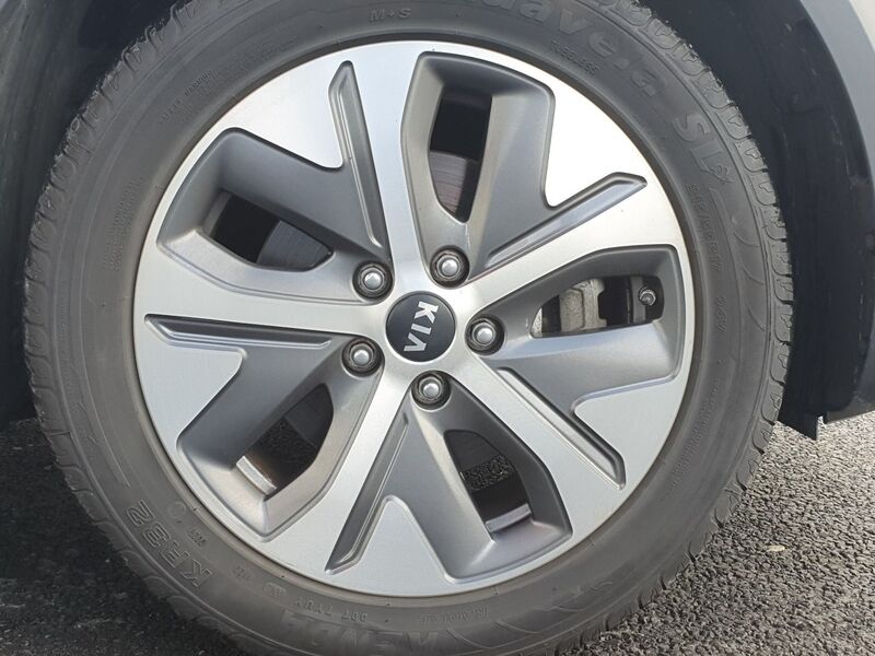More views of Kia Niro