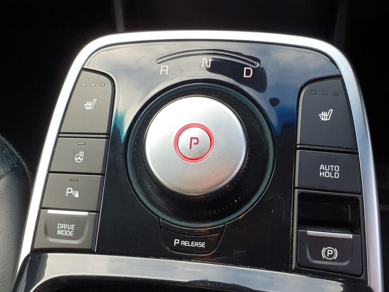 More views of Kia Niro