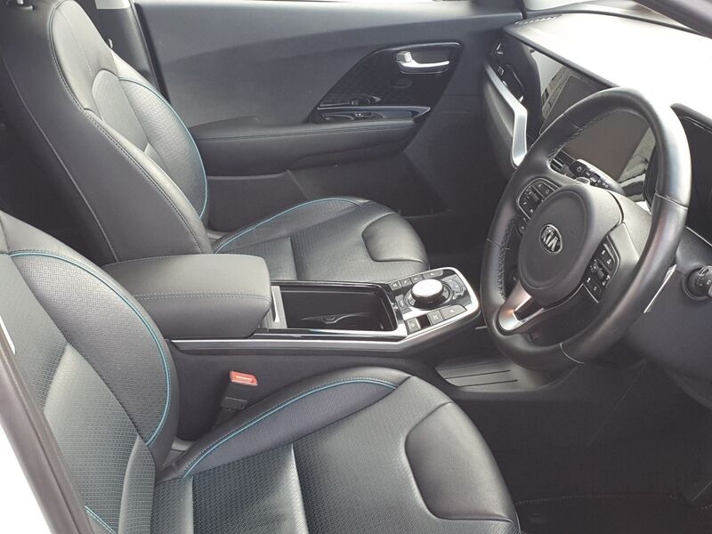 More views of Kia Niro