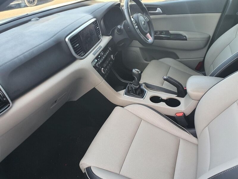 More views of Kia Sportage