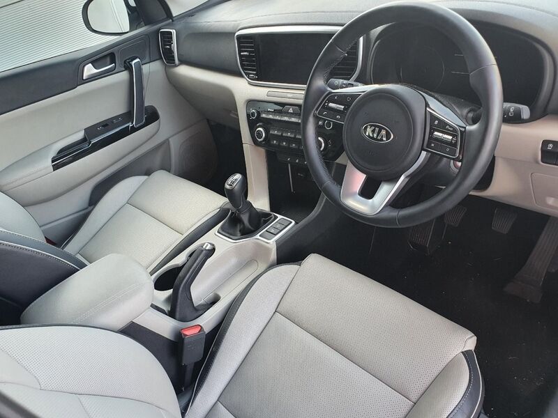 More views of Kia Sportage