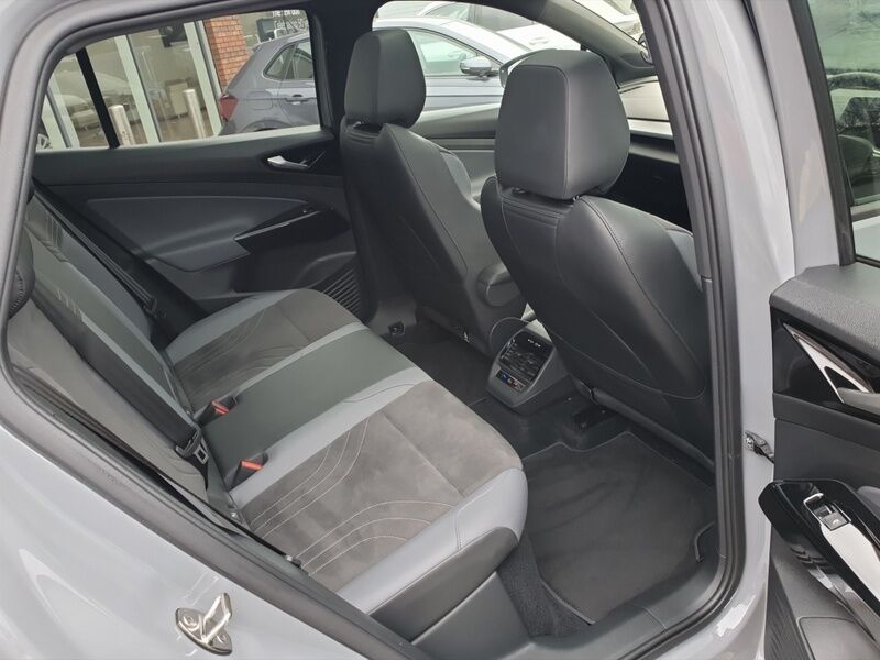 More views of Volkswagen ID.4